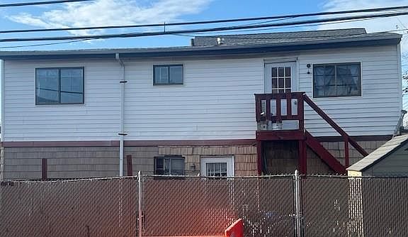 3rd image of 26 Aster Ct