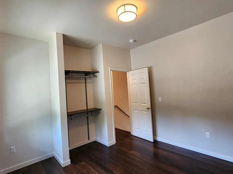 1144 Hazen St SE #B — Photo 14