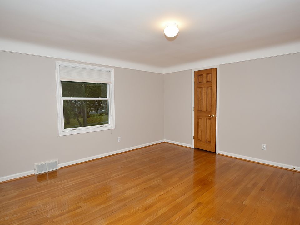 1st image of 18861 Bedford St