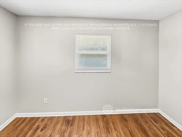 900 Vincent Dr — Photo 16