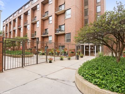 3700 N Lake Shore Dr APT 305, Chicago, IL, 60613