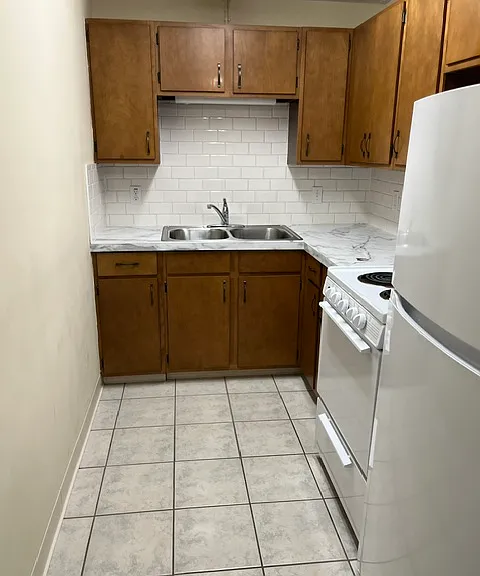 2303 Demington Ave NW #5 — Photo 1