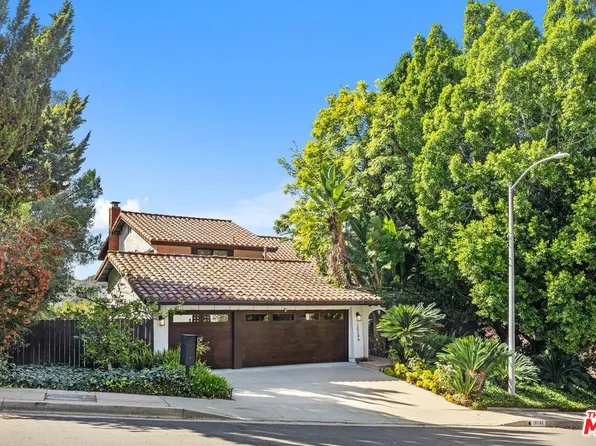 10246 Briarwood Dr, Los Angeles, CA 90077
