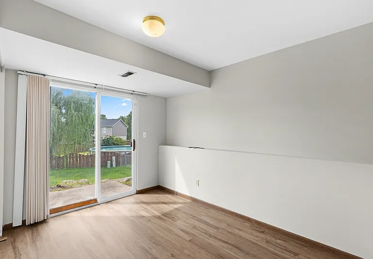 708 Tobermory Ct — Photo 16