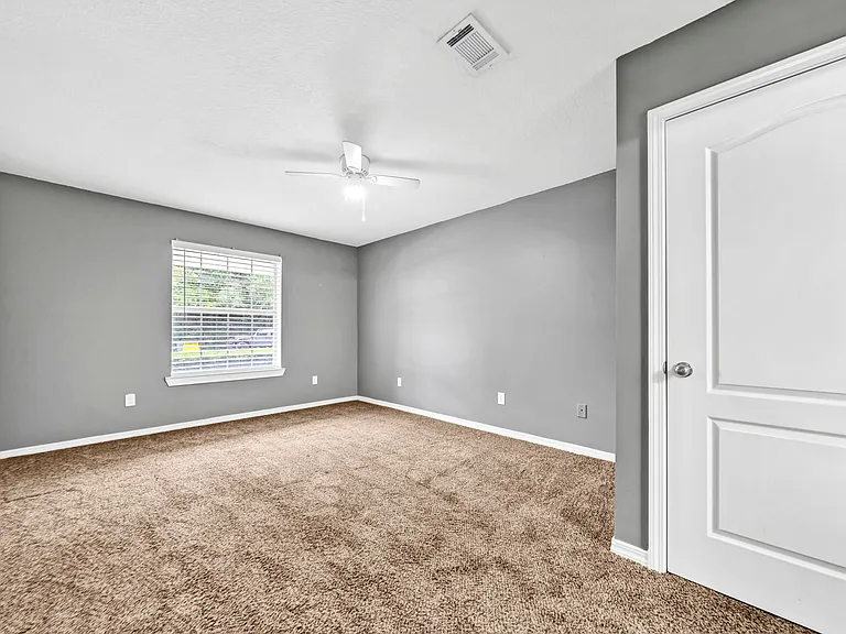 110 Methodist Ave SE #D — Photo 12