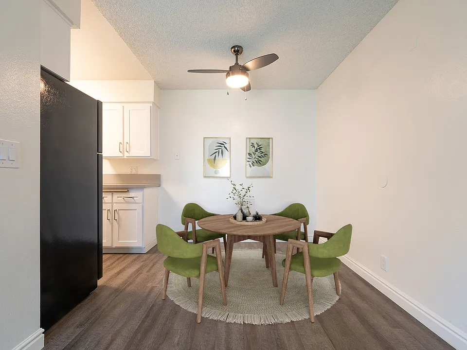 1245 Palomar Pl #44