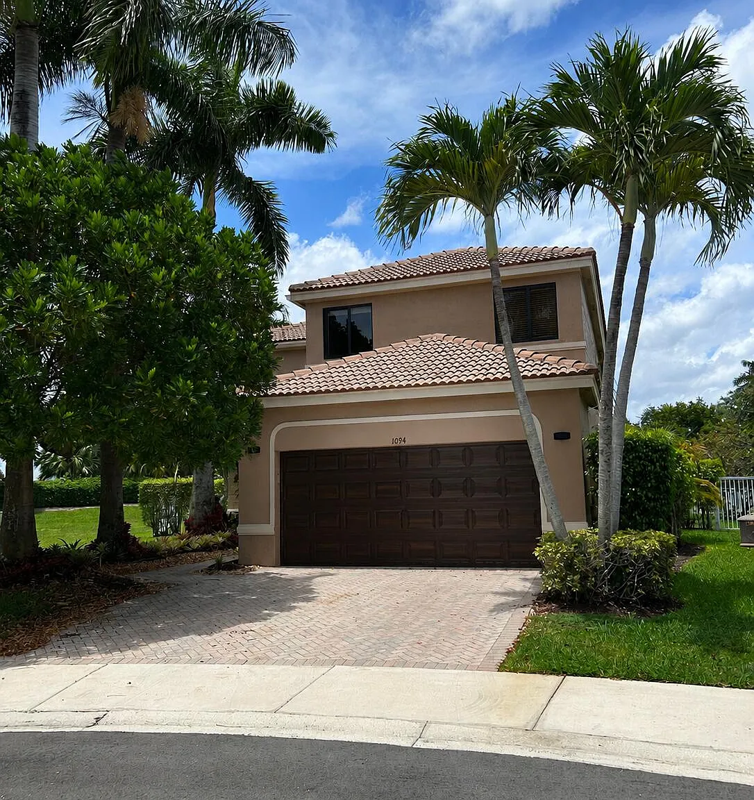 5 bed, 4.0 bath, 2672 sqft, $8,450 — Photo 1