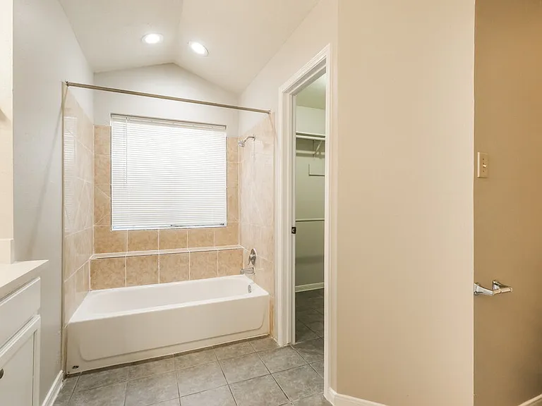 4015 Adonis Dr — Photo 12