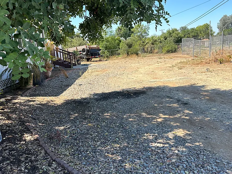 Hanson Ln — Photo 17
