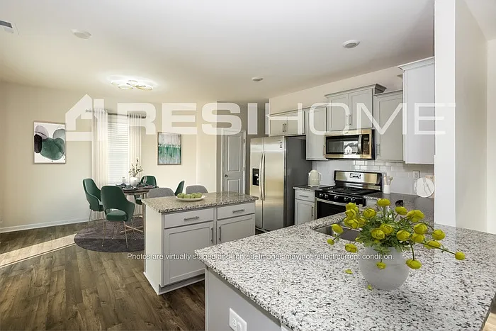 4 bed, 2.5 bath, 2888 sqft, $2,545 — Photo 3
