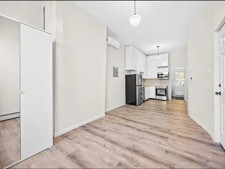 1820 Stanhope St #1L — Photo 4