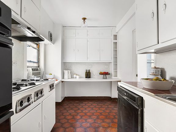 4th image of 11 E 86th St APT 6A