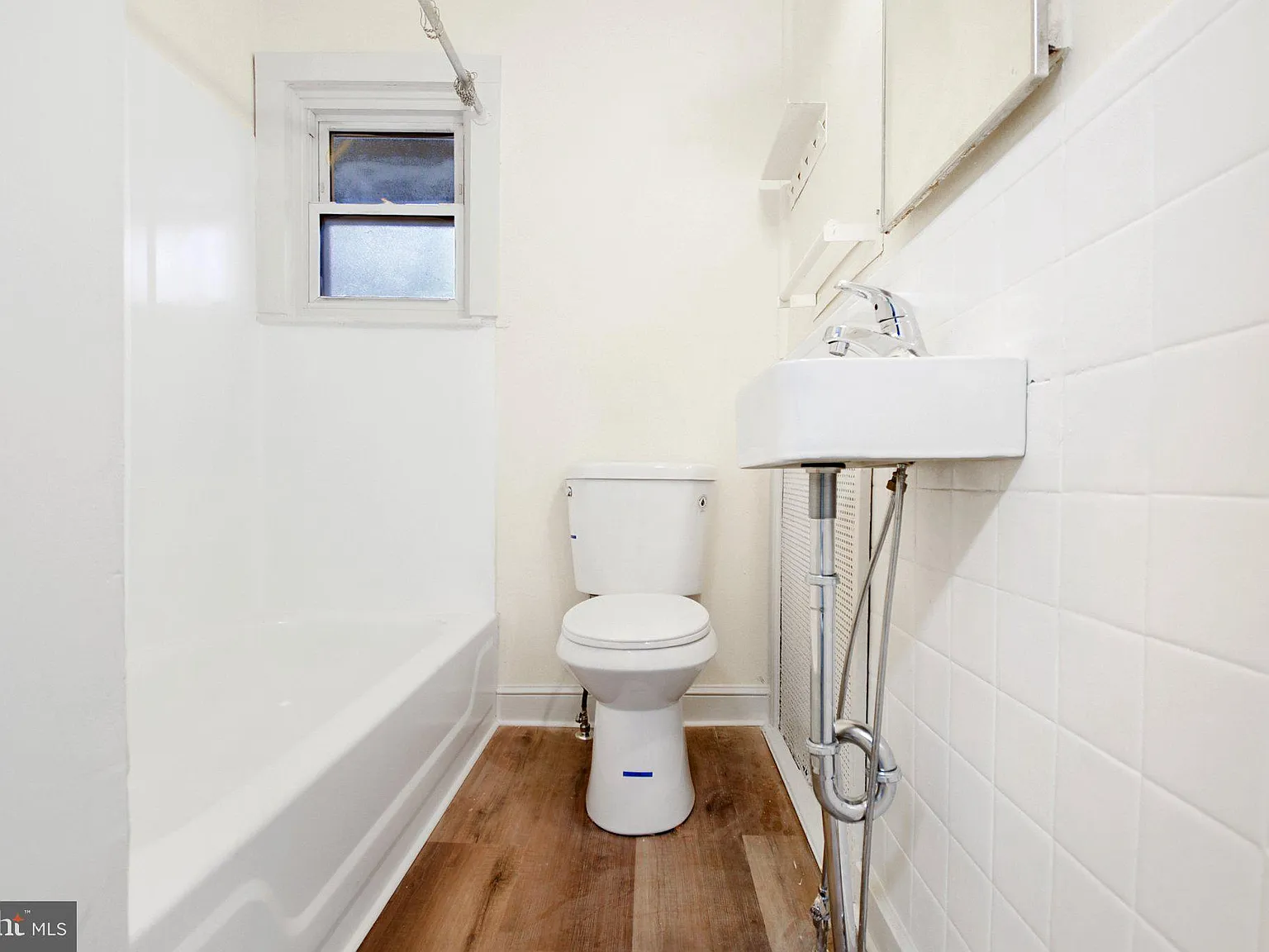 2 bed, 1.0 bath, 1000 sqft, $1,520 — Photo 3