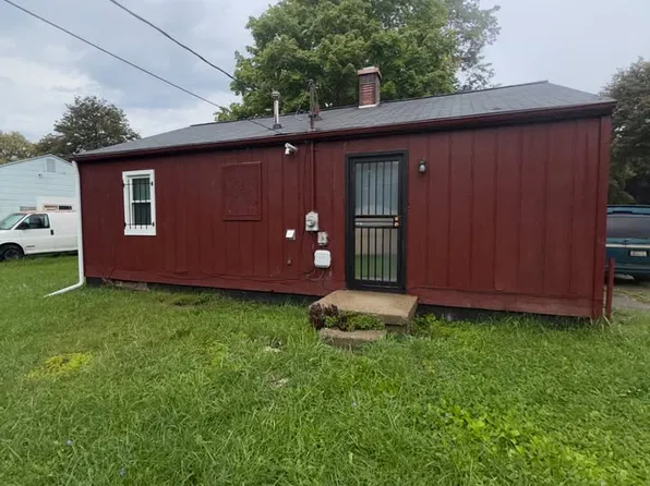 6916 Cecil Dr, Flint, MI 48505