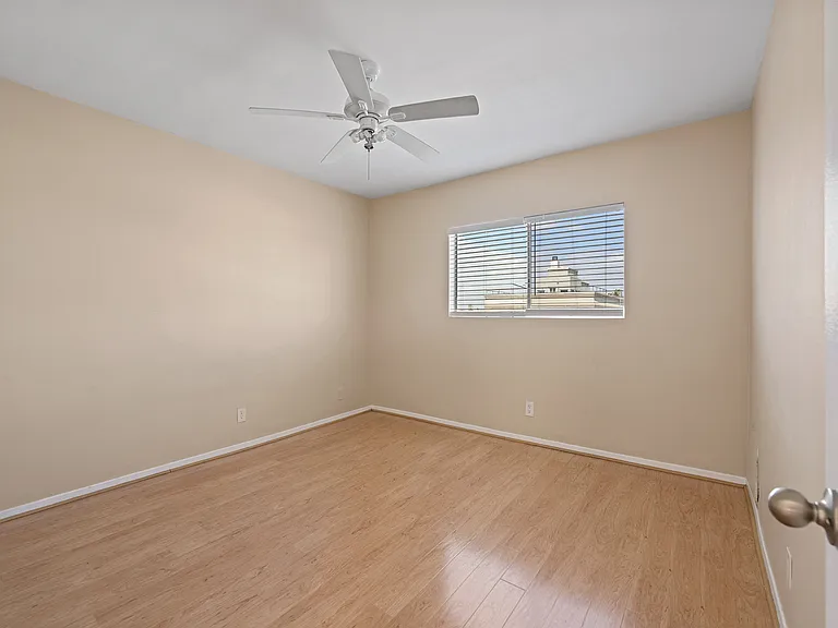 335 Cedar Ave #412 — Photo 15