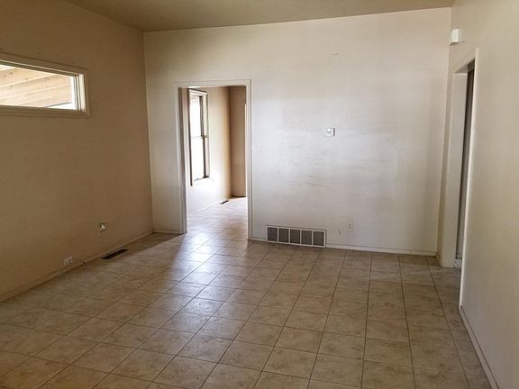 3rd image of 228 Elm St #256804202