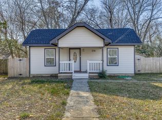 216 W Tennie St, Gainesville, TX 76240
