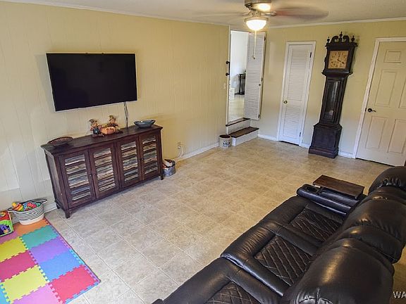 5th image of 2609 Hackberry Ln