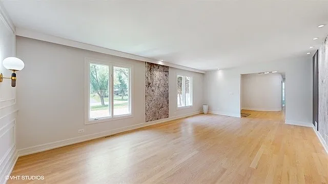 8473 Canterberry Dr — Photo 14