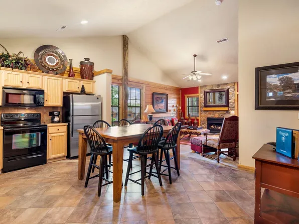 133 Rock Candy Lane, Branson, MO 65616