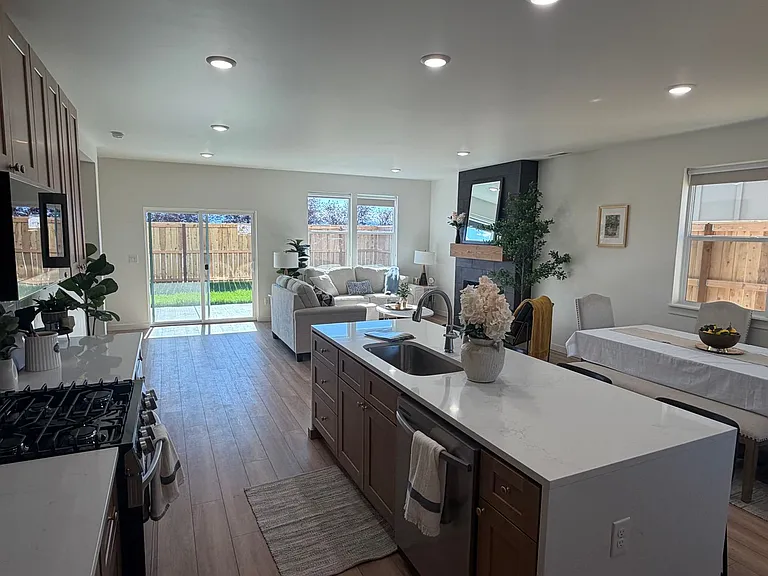 828 Spaniel Ln — Photo 5