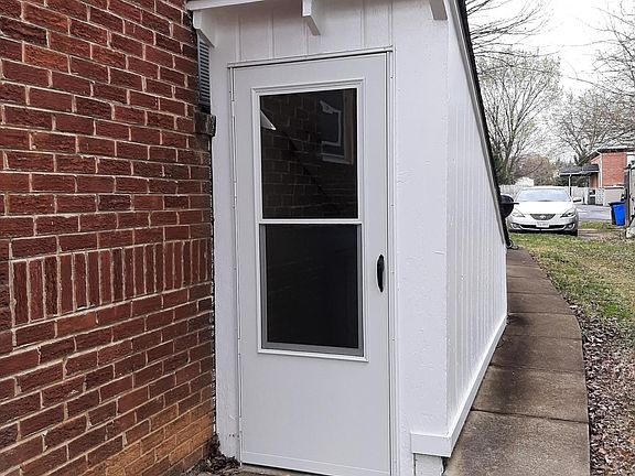 4th image of 2511 N Pershing Dr #B