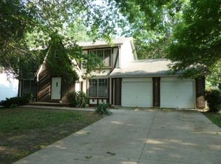 1805 E Stratford Rd, Olathe, KS 66062