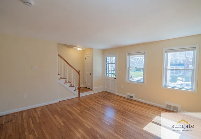 1444 Meridene Dr — Photo 5