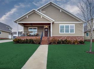 5913 W Redbud St, Rogers, AR 72758