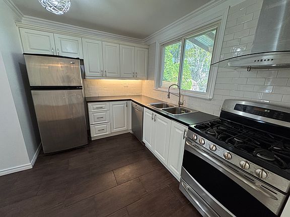2nd image of 26 Holcolm Rd