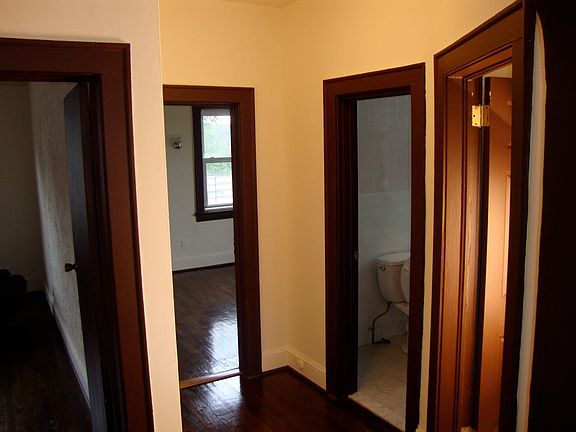 Hallway/bathroom/bedroom/bedroom