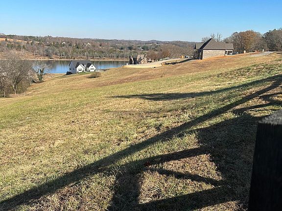 5th image of 590 River Rd