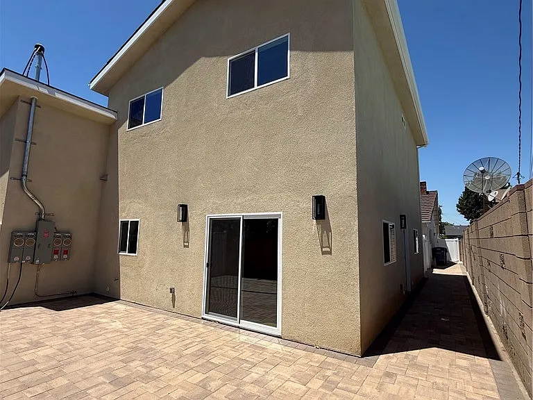 10026 Norwich Ave — Photo 17