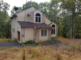 2236 Exeter Ct, Bushkill, PA 18324