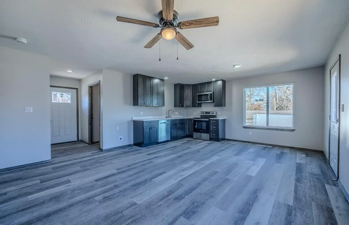 2 bed, 878 sqft, $1,050 — Photo 4