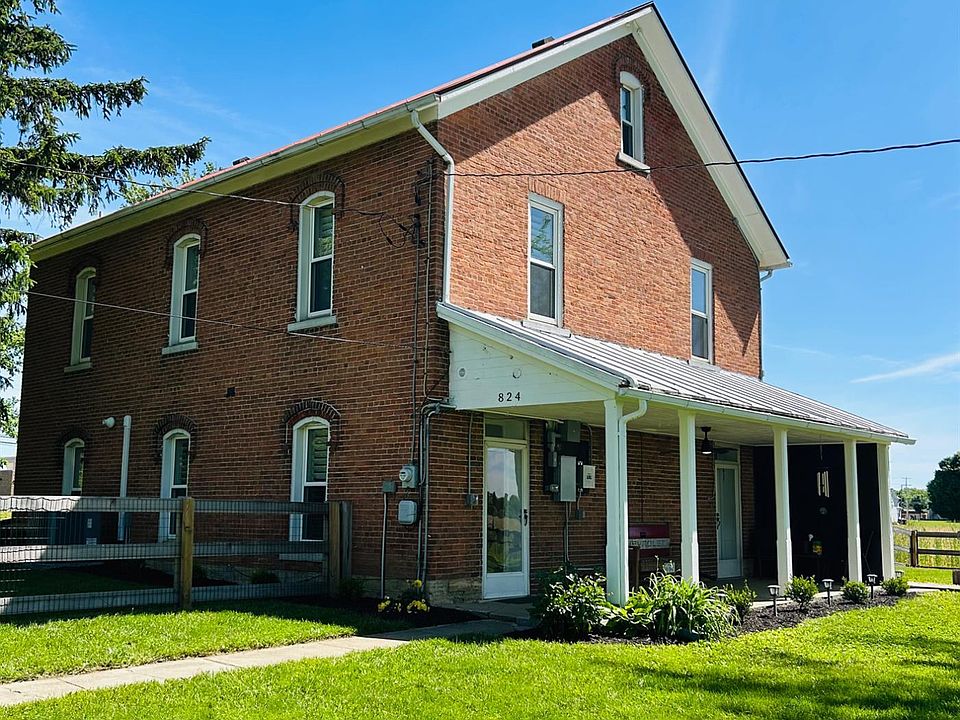 1st image of 824 W Main St