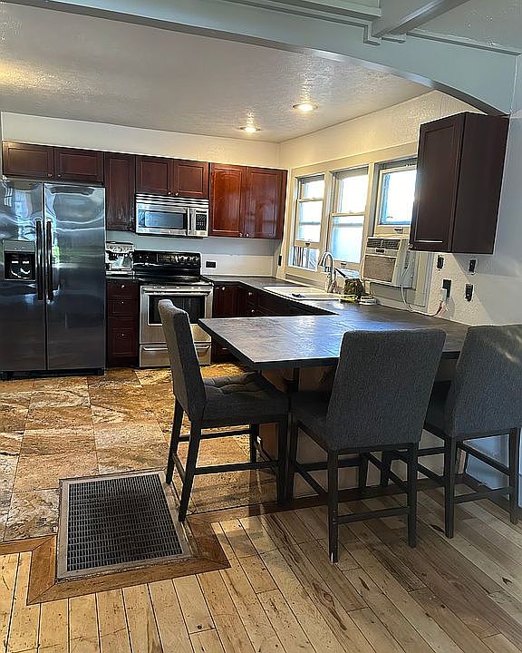 1st image of 530 NW Georgia Ave