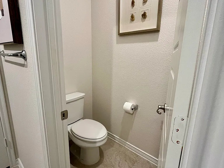 620 Carters Grove Dr — Photo 18