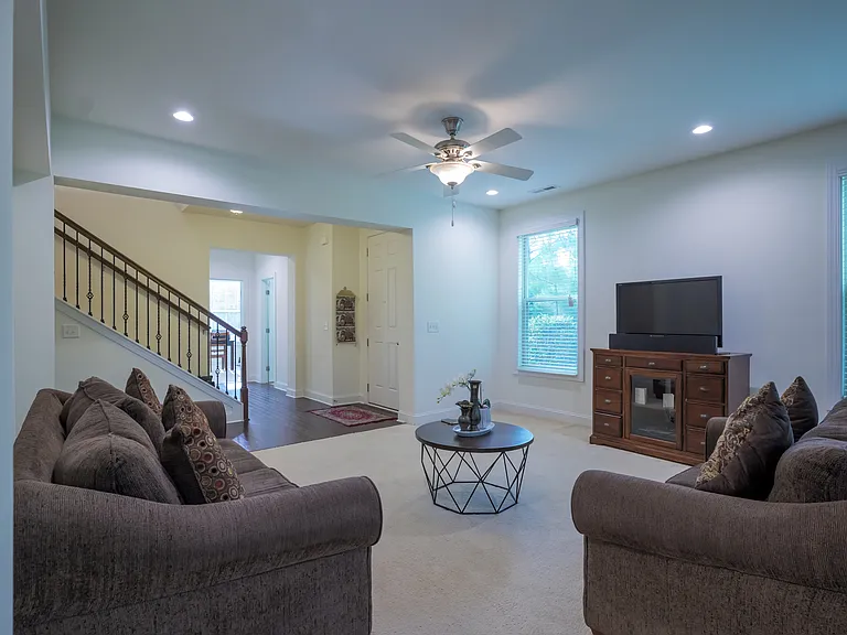 411 Alamosa Pl — Photo 60