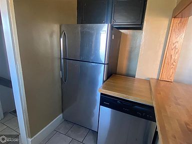 223 12th St NW, Cedar Rapids, IA 52405 | Zillow