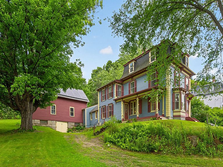 Listing photo 5