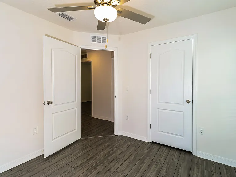 250 Catalonia Ave NW — Photo 18