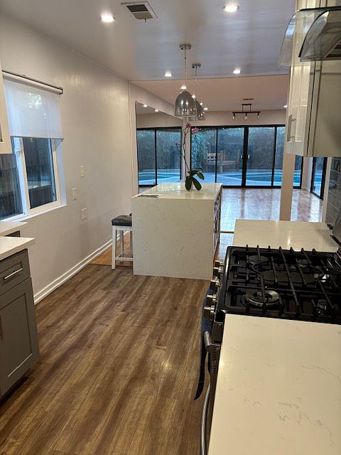 1st image of 6213 Enfield Ave