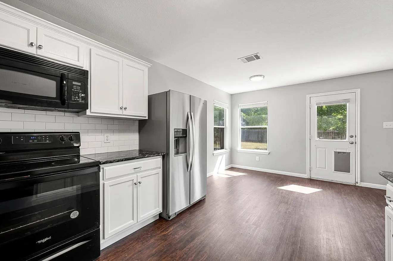 3 bed, 1704 sqft, $2,000 — Photo 4