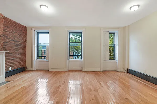 Rented by Century 21 Milestone Realty | media 12