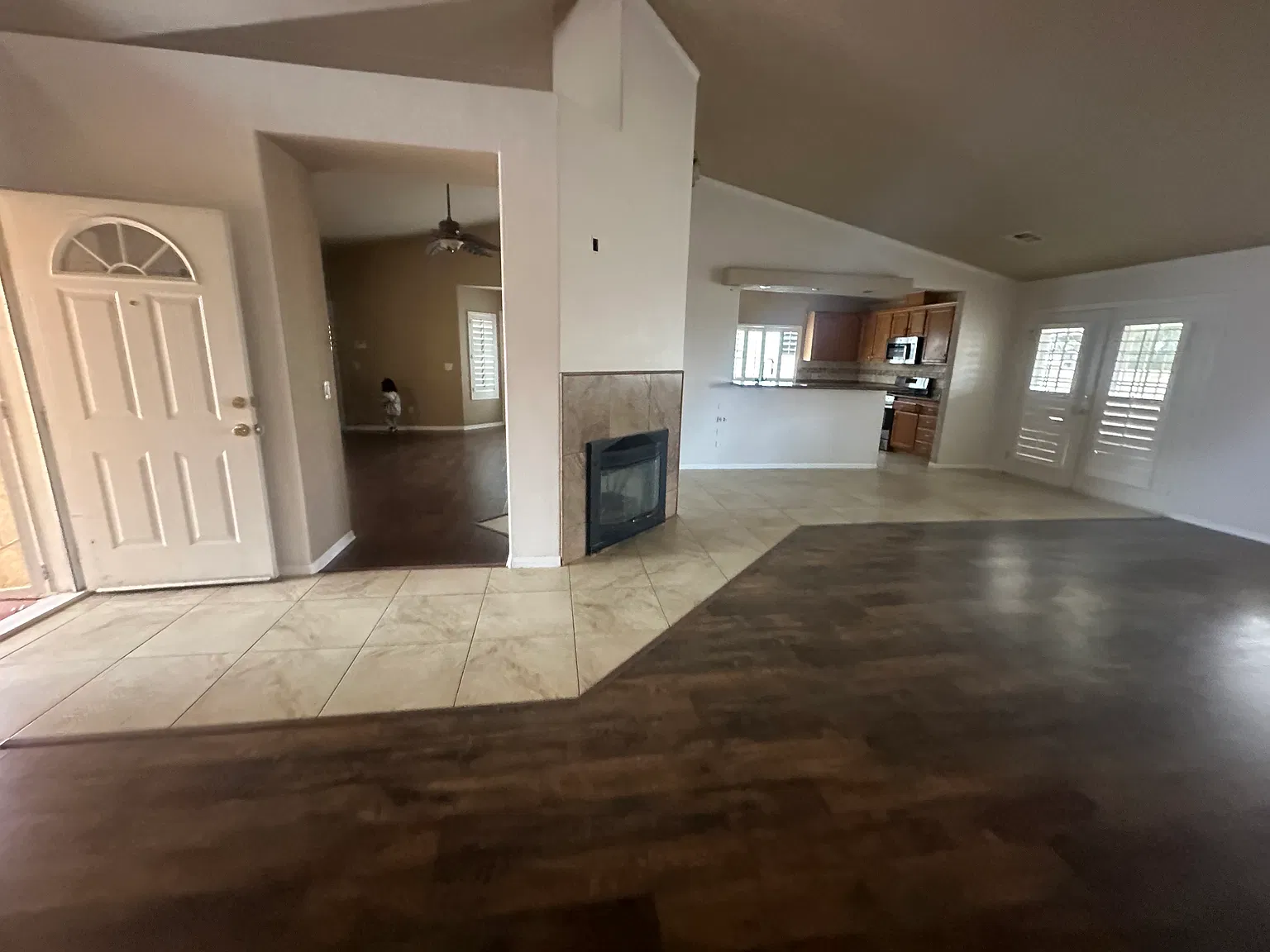 4 bed, 2552 sqft, $3,500 — Photo 4