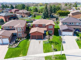 4129 Molly Ave, Mississauga, ON L4Z 1E3