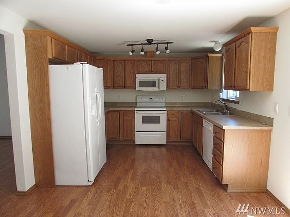 2nd image of 17620 SE Valley Ln