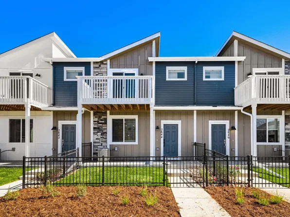 2844 Bear Springs Cir, Longmont, CO 80503