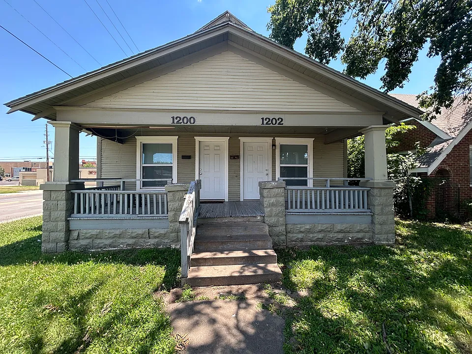 1200 S Market St #1202